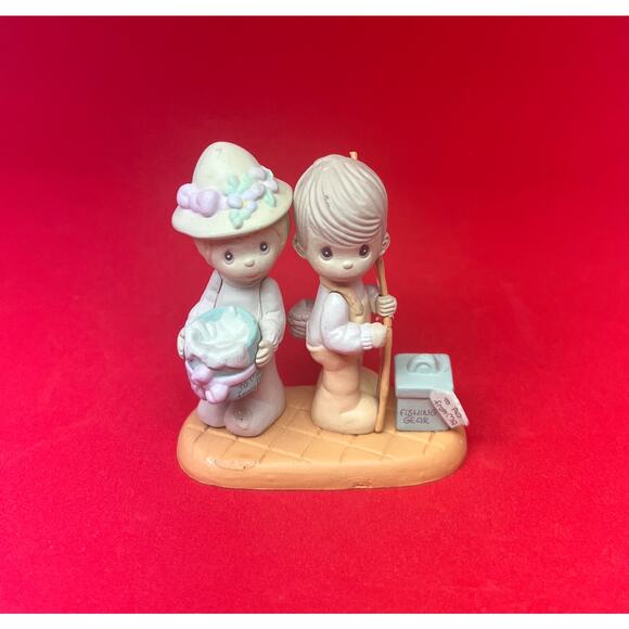 Precious Moments(2)& Disney Winnie the Pooh"Hunny"Pot Figurine Set – Cute Set. - Picture 1 of 10